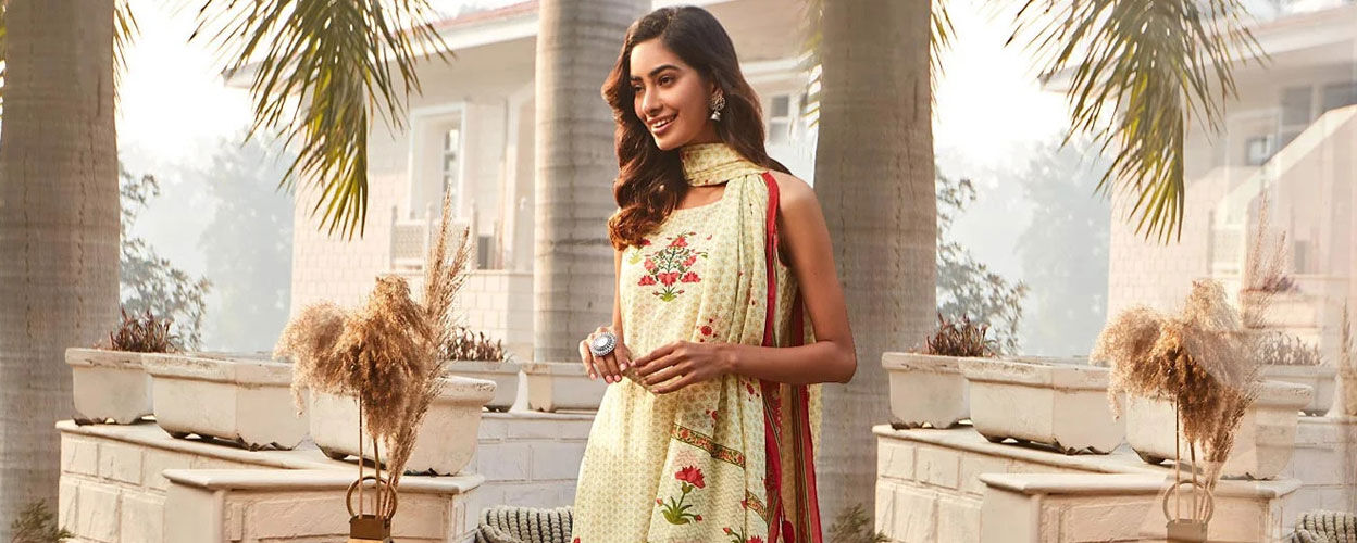 Sleeveless Suit Designs for Women