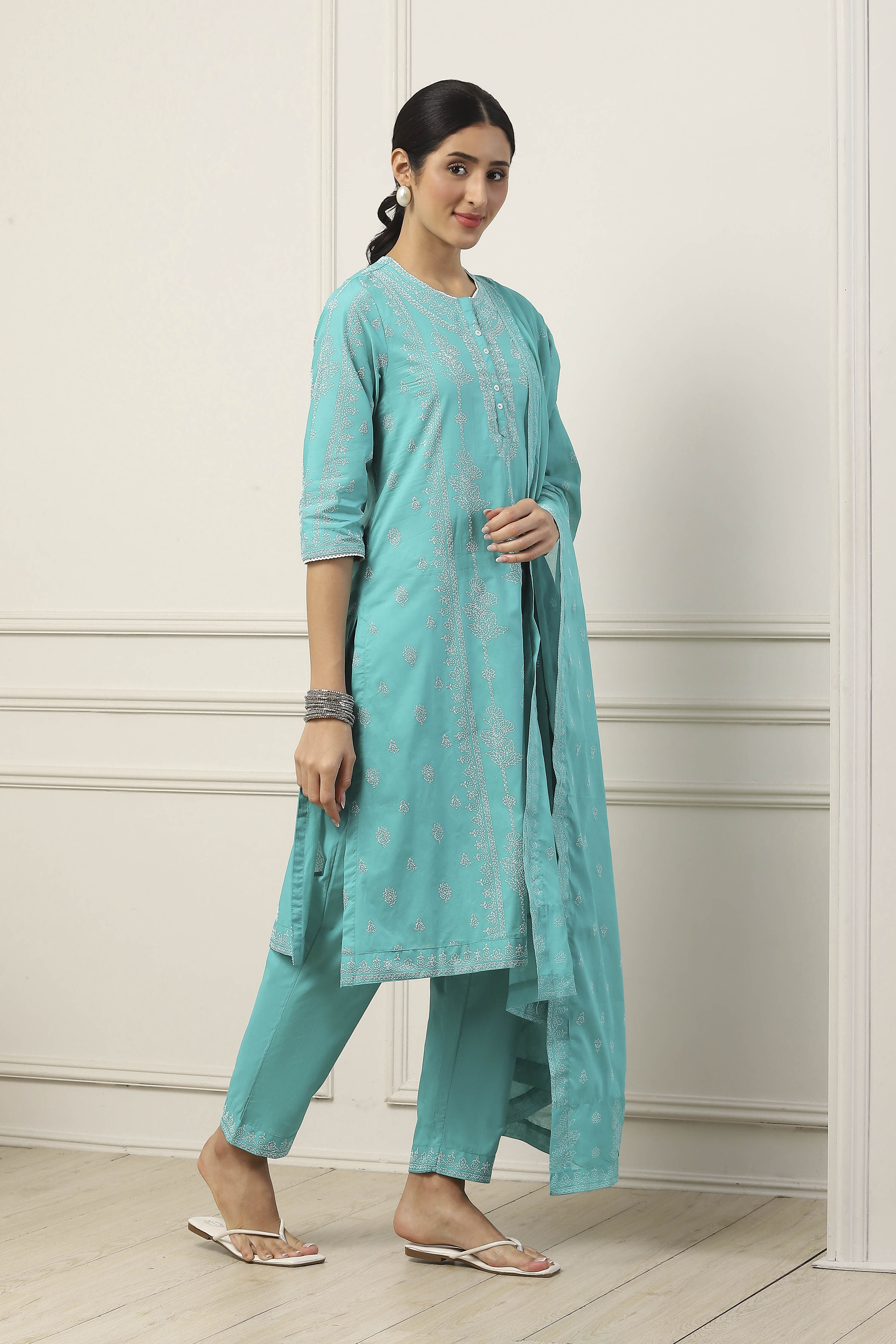Turquoise Blue Cotton Ethnic Motif Printed Straight Suit Set image number 5