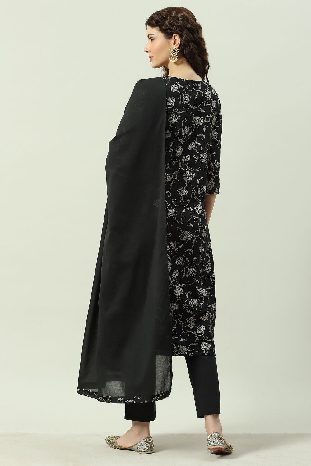 Black Printed Straight Kurta Regular Pants Suit Set image number 4