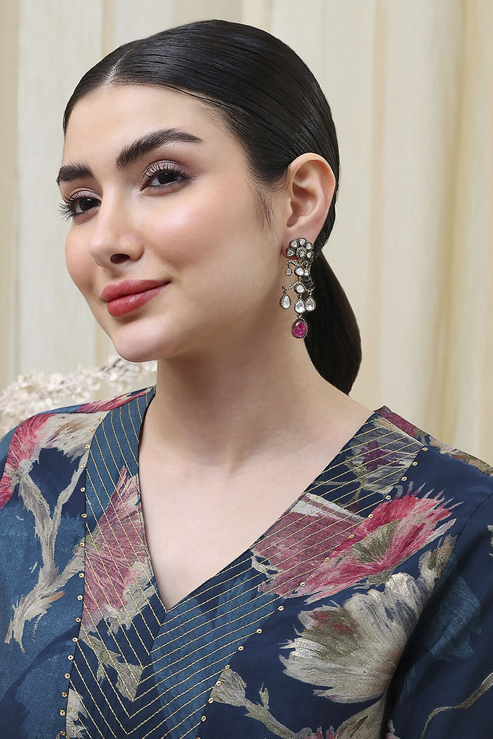 Pink Stone Earrings image number 3