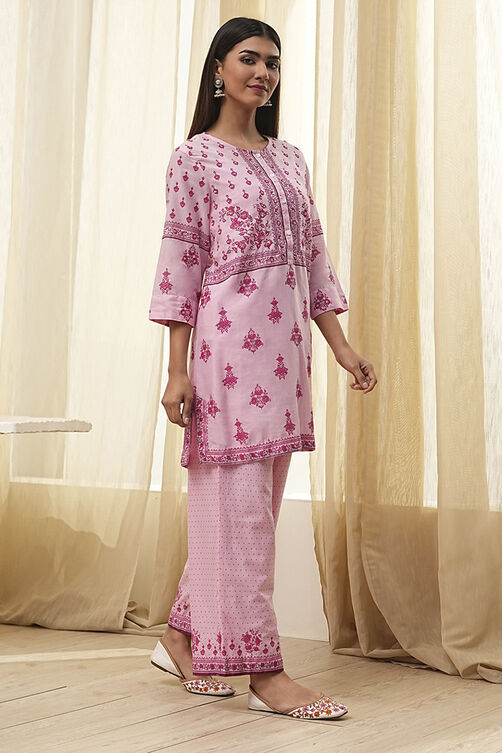 Light Pink Cotton Floral Straight Kurta Set image number 6