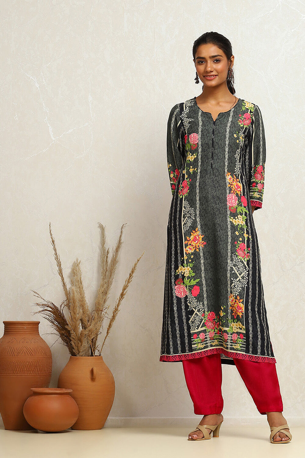 Grey Floral Block-Printed Regular Fit Straight Kurta image number 5
