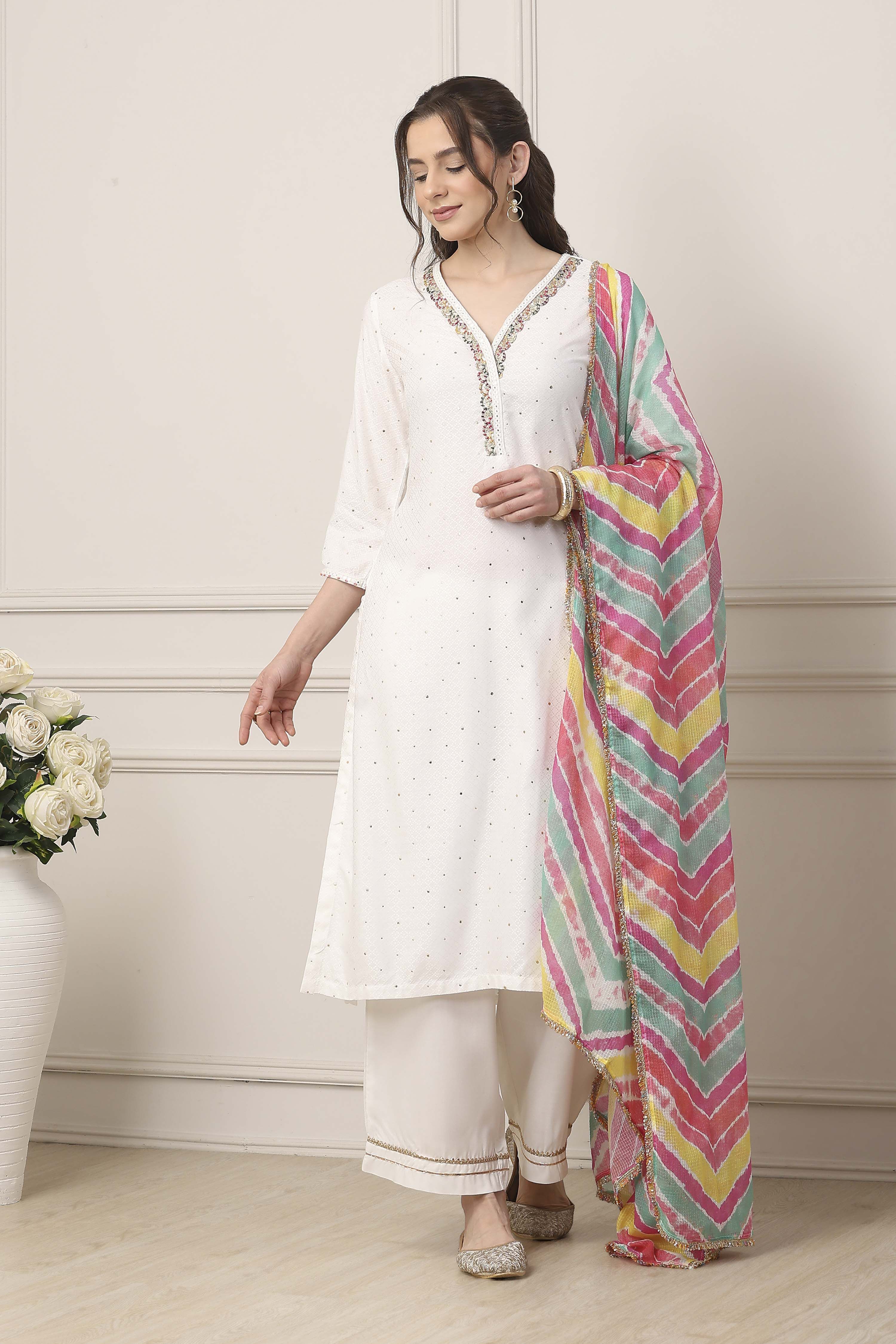White & Pink Yoke Design Straight Suit Set image number 6