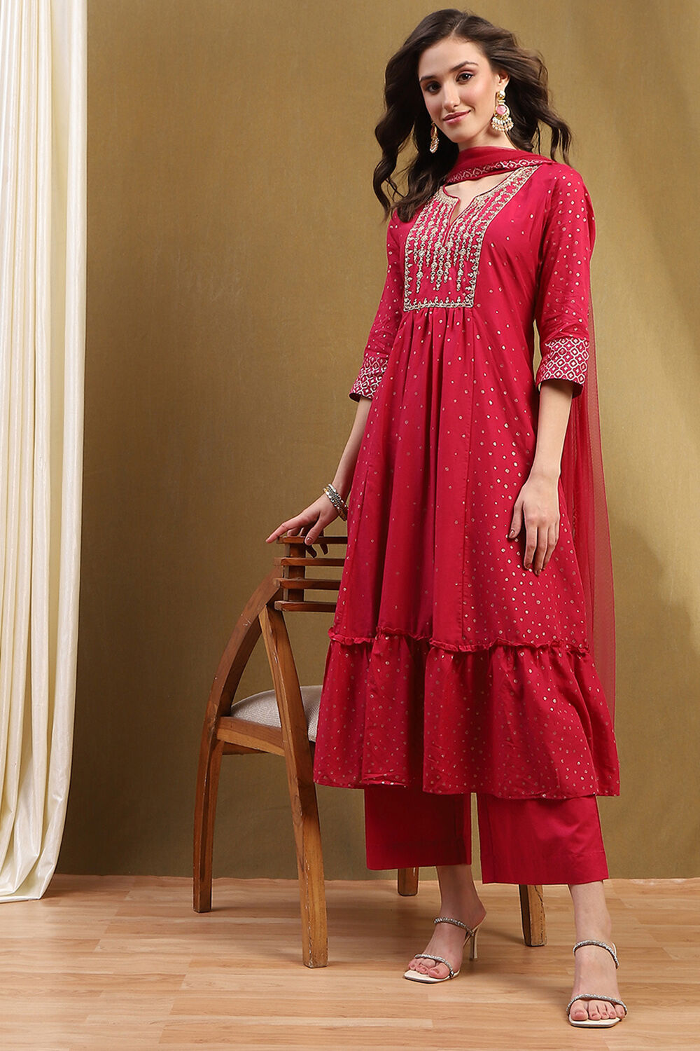 Green Cotton Printed Festive Gathered Suit Set image number 0