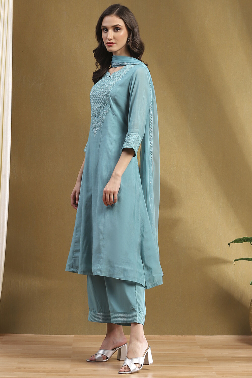 Turquoise Embroidered Festive Kalidar Suit Set image number 3