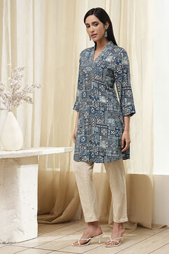 Teal Printed Straight Short Kurta image number 2