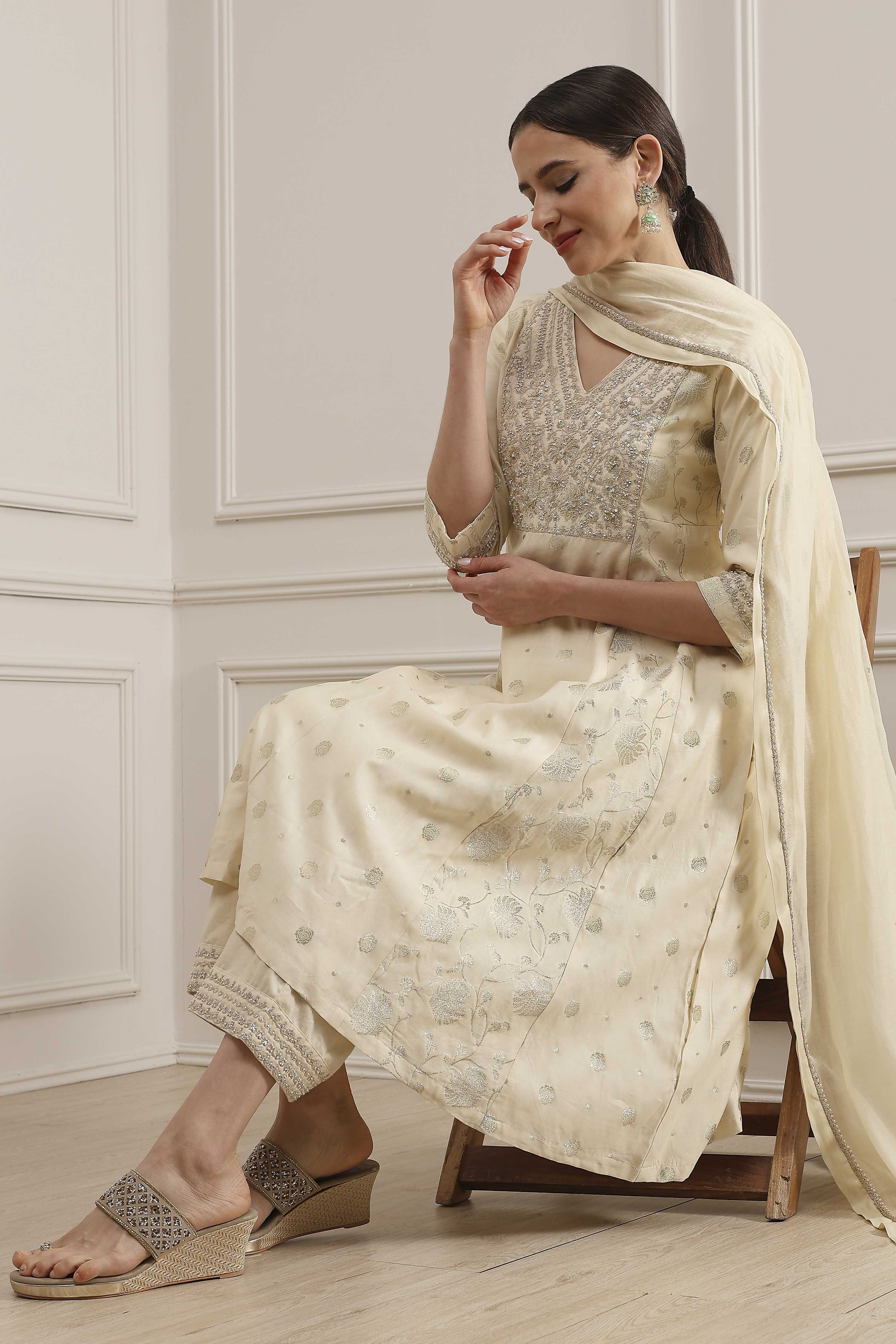 Natural White Silk Straight Yarndyed Suit Set image number 0