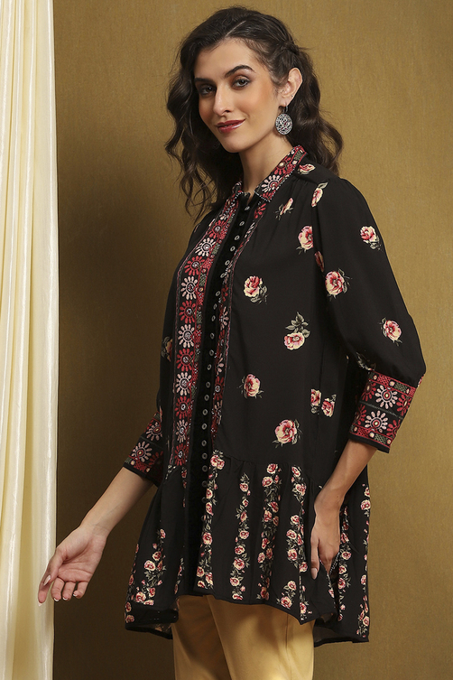 Black Floral Printed Shirt-Style Tiered Kurta image number 2