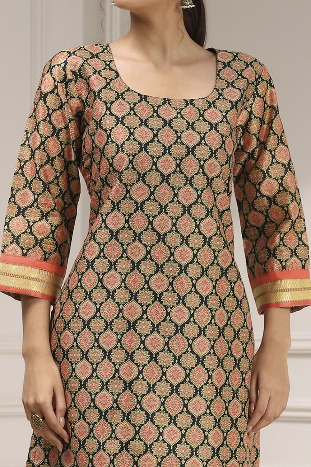 Black Viscose Rayon Digital Print Unstitched Suit Set image number 2