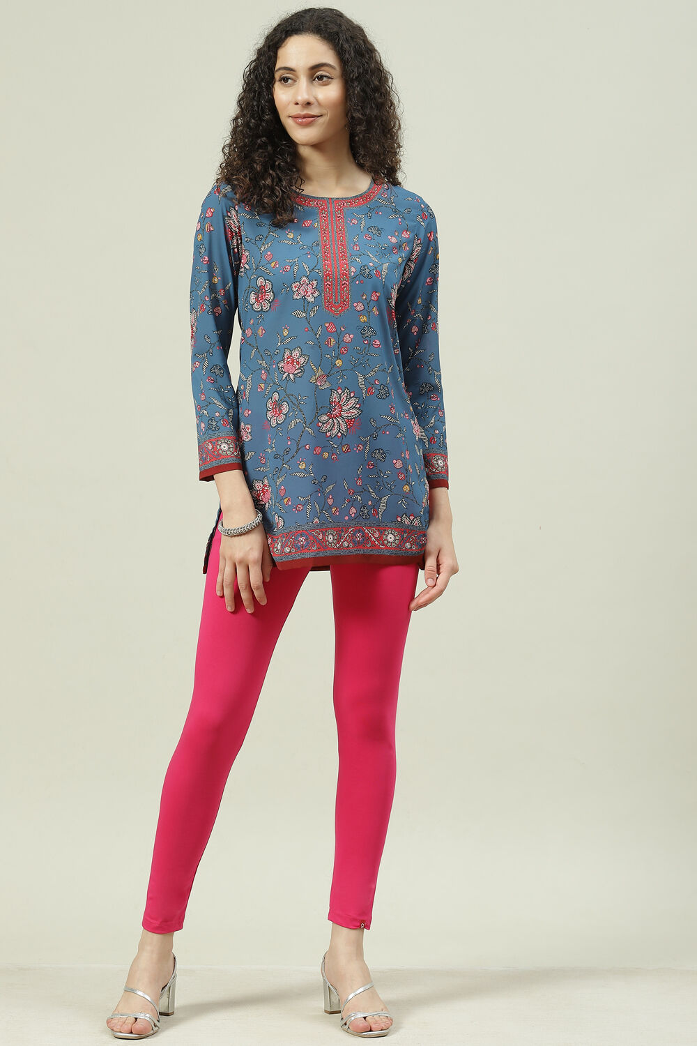 Black Cotton Blend Solid Leggings image number 5