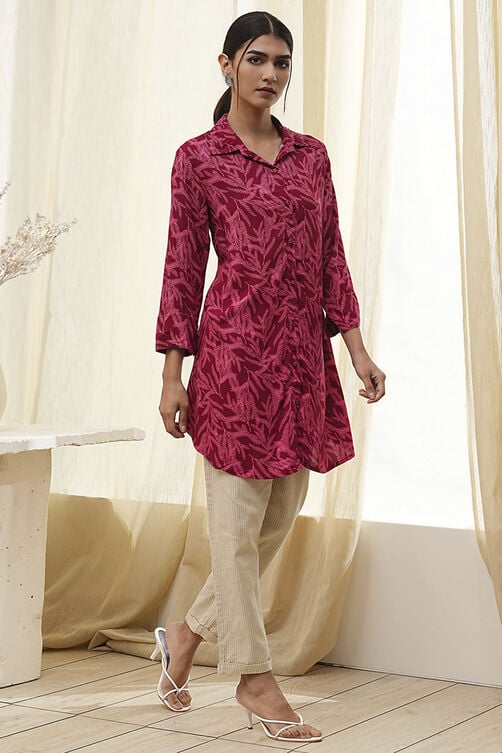 Red Printed Shirt-Style Short Kurta image number 4