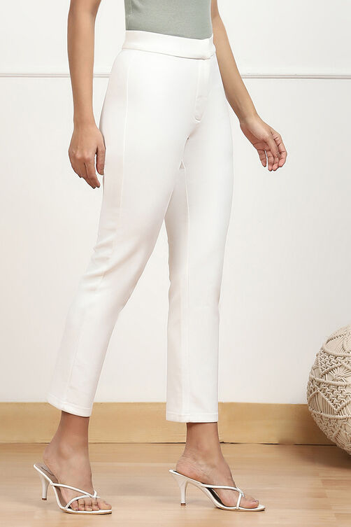 Black Solid Stretchable Slim Fit Pants image number 3