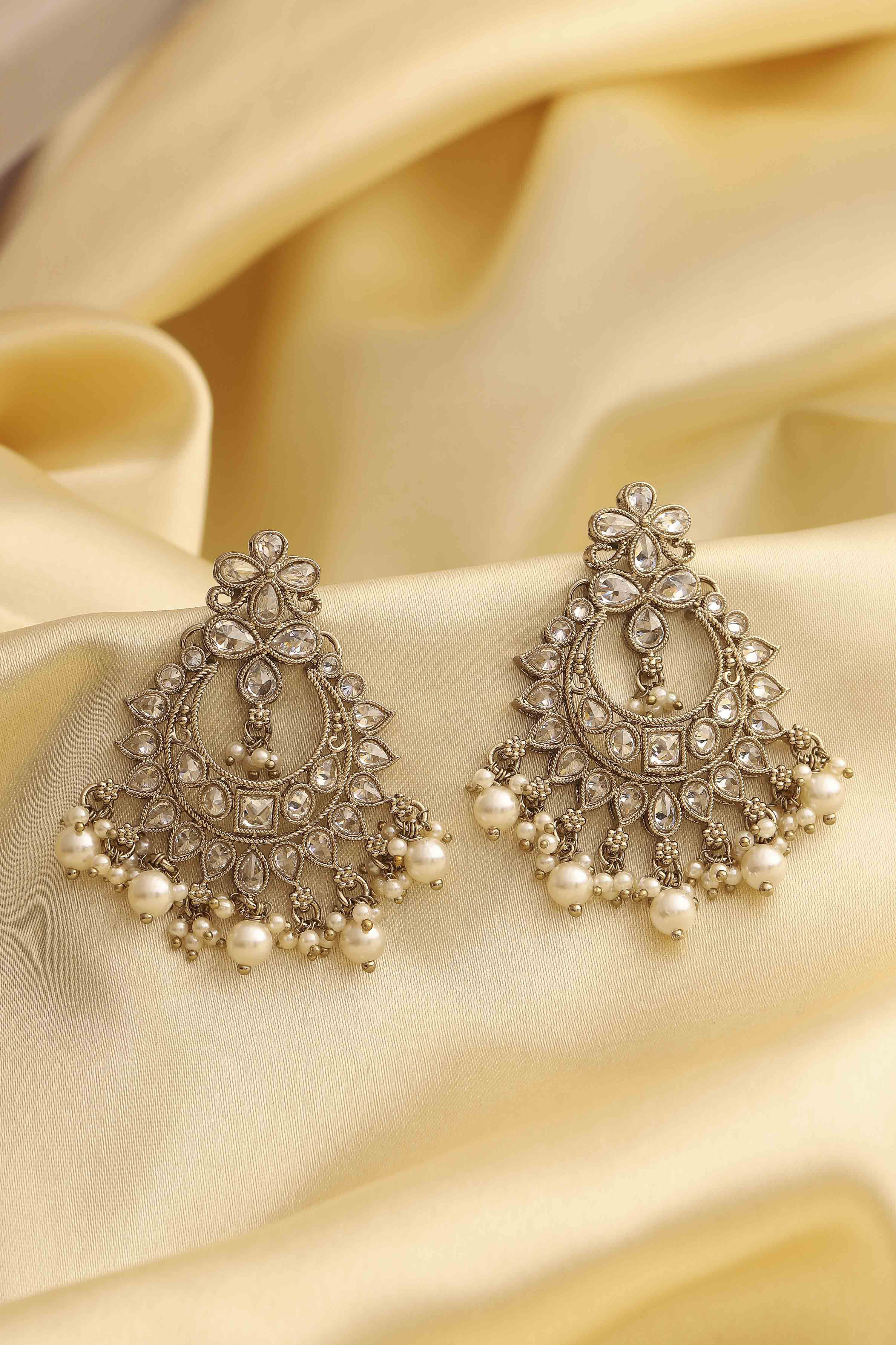 White Alloy Chaandbali image number 0