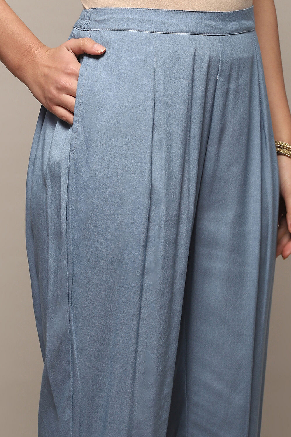 Green Silk Blend Unstitched Suit Set image number 3