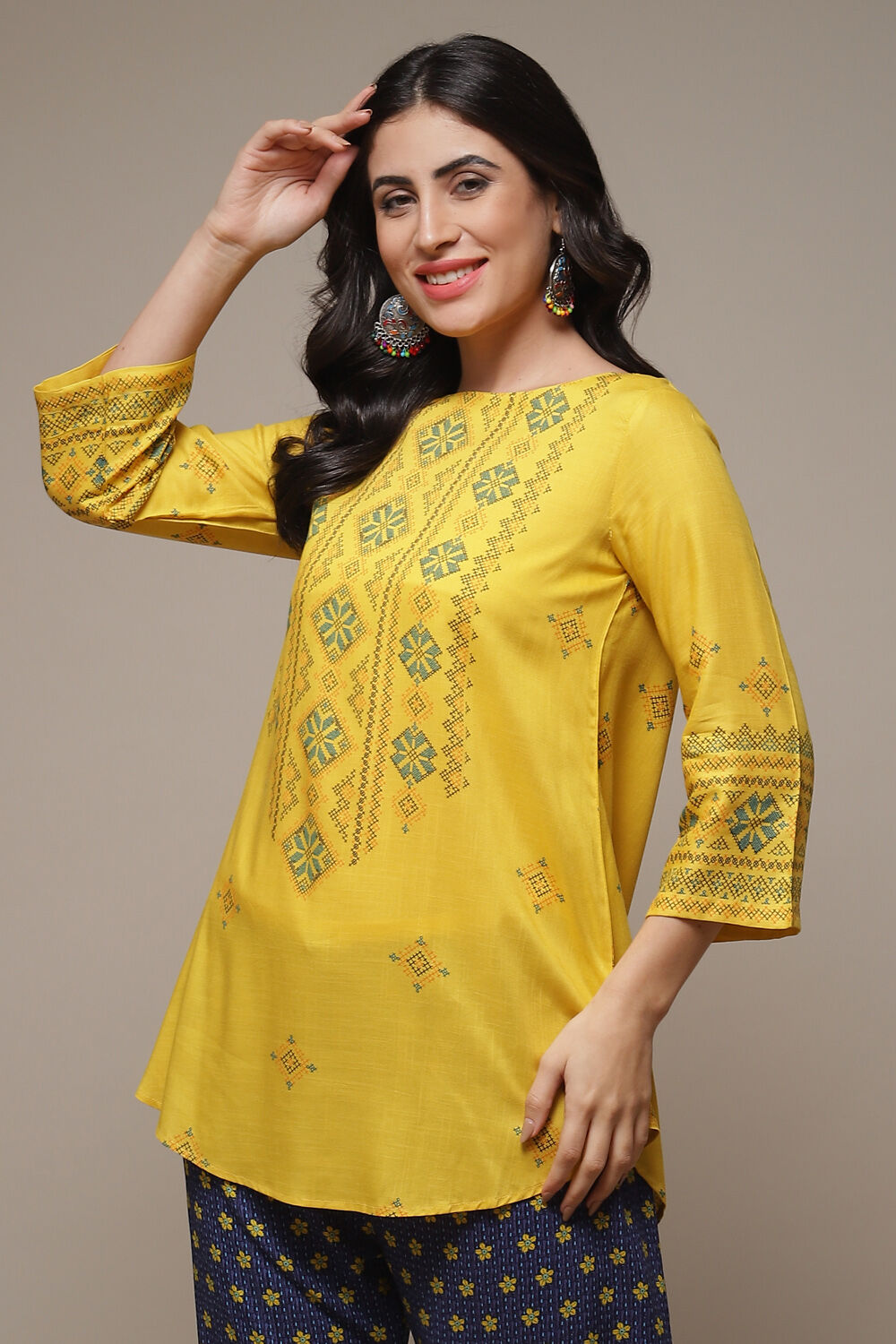 Yellow LIVA Printed Kurti image number 3