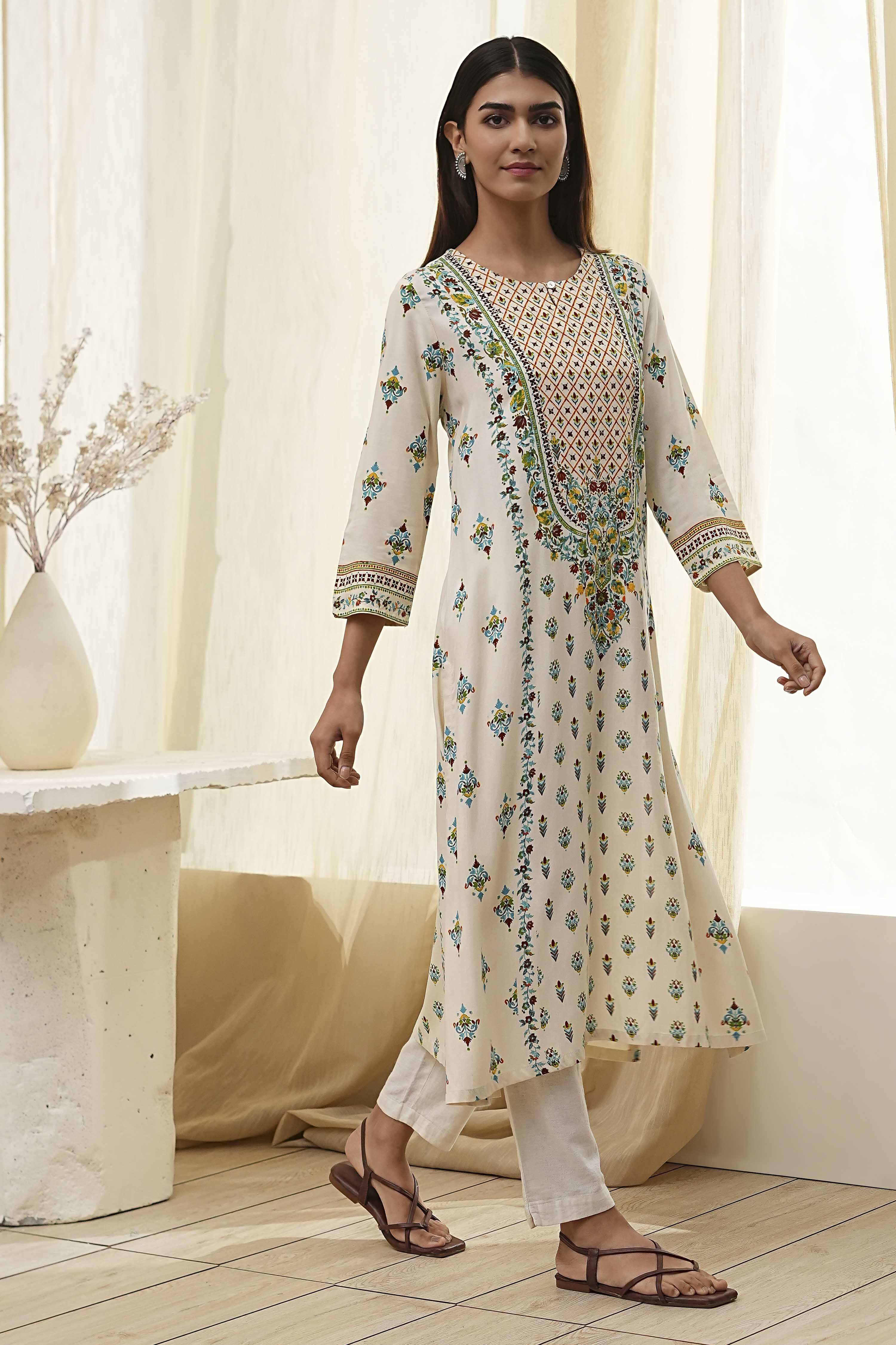 Red Printed Straight Kurta image number 4