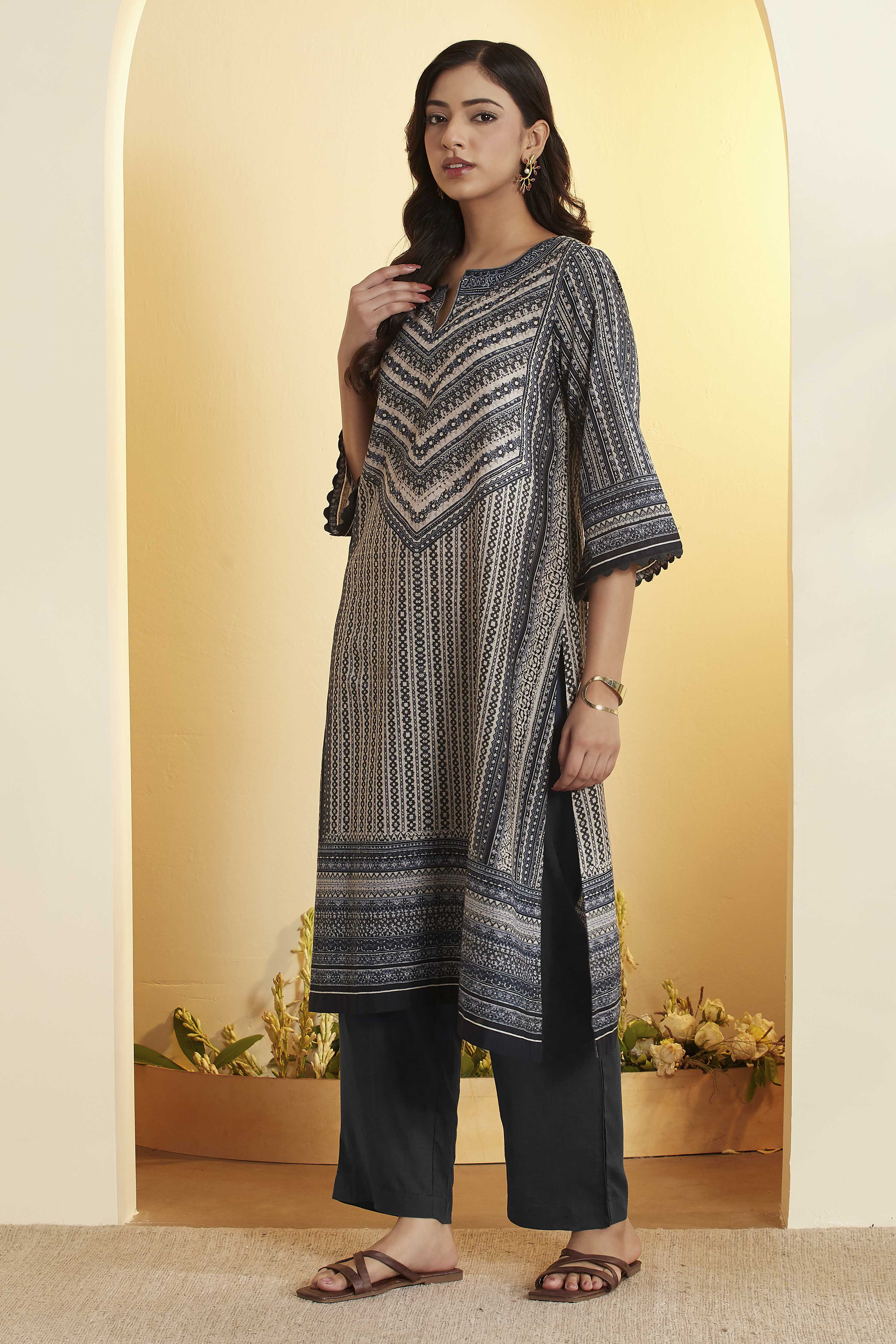 Black Cotton Straight Kurta image number 2