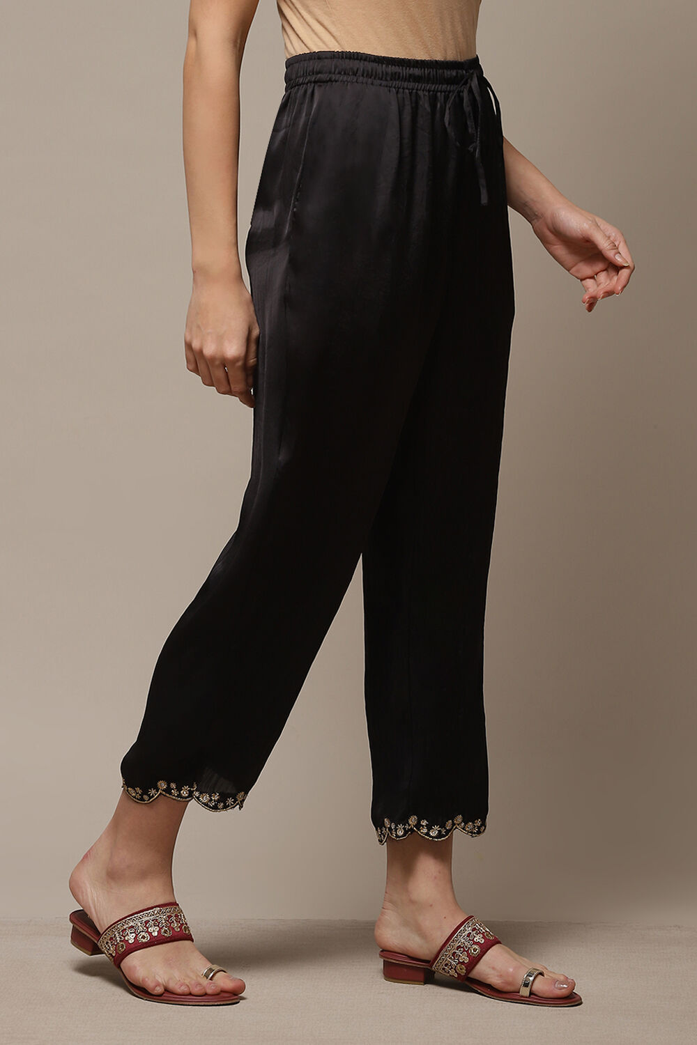 Off White Art Silk Solid Pants image number 4