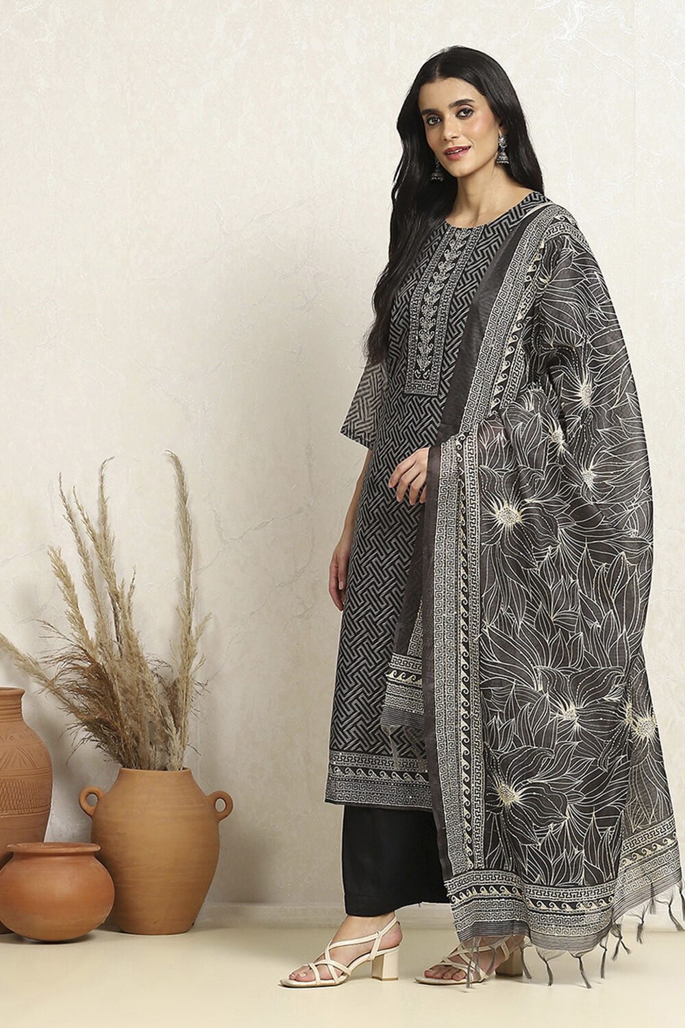 Black Chanderi Katha Work Unstitched Suit Set image number 4