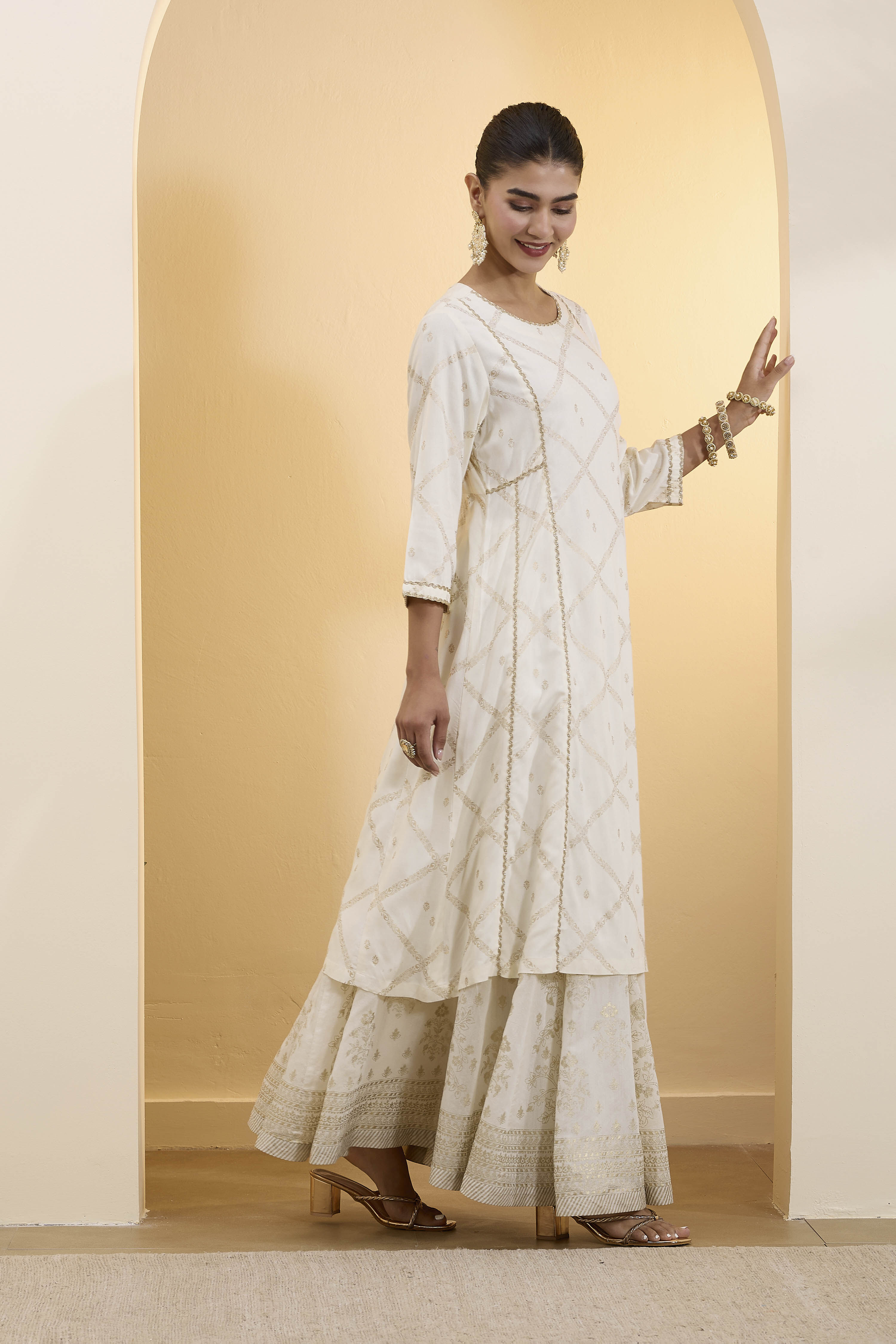 Off-White Viscose Rayon Straight Kurta image number 4