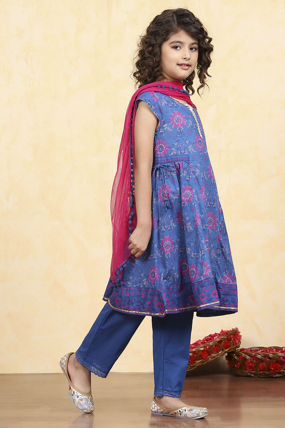 Blue Cotton Flared Printed Suit Set image number 5