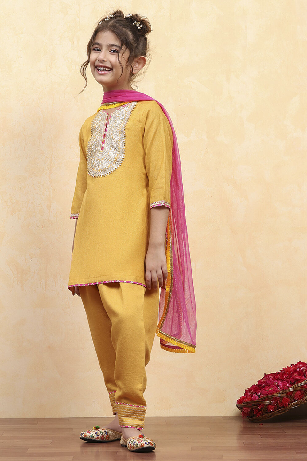 Yellow Cotton Dyed Straight Suit Set image number 3