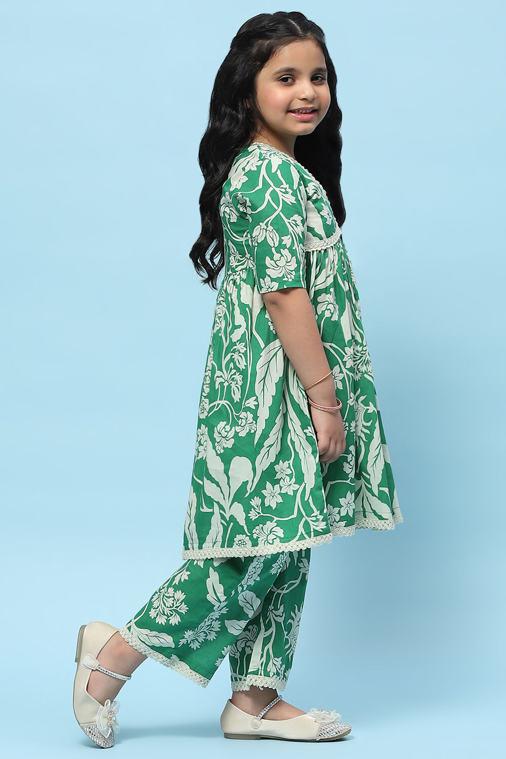 Green Cotton Floral Gathered Kurta and Palazzo Set image number 5