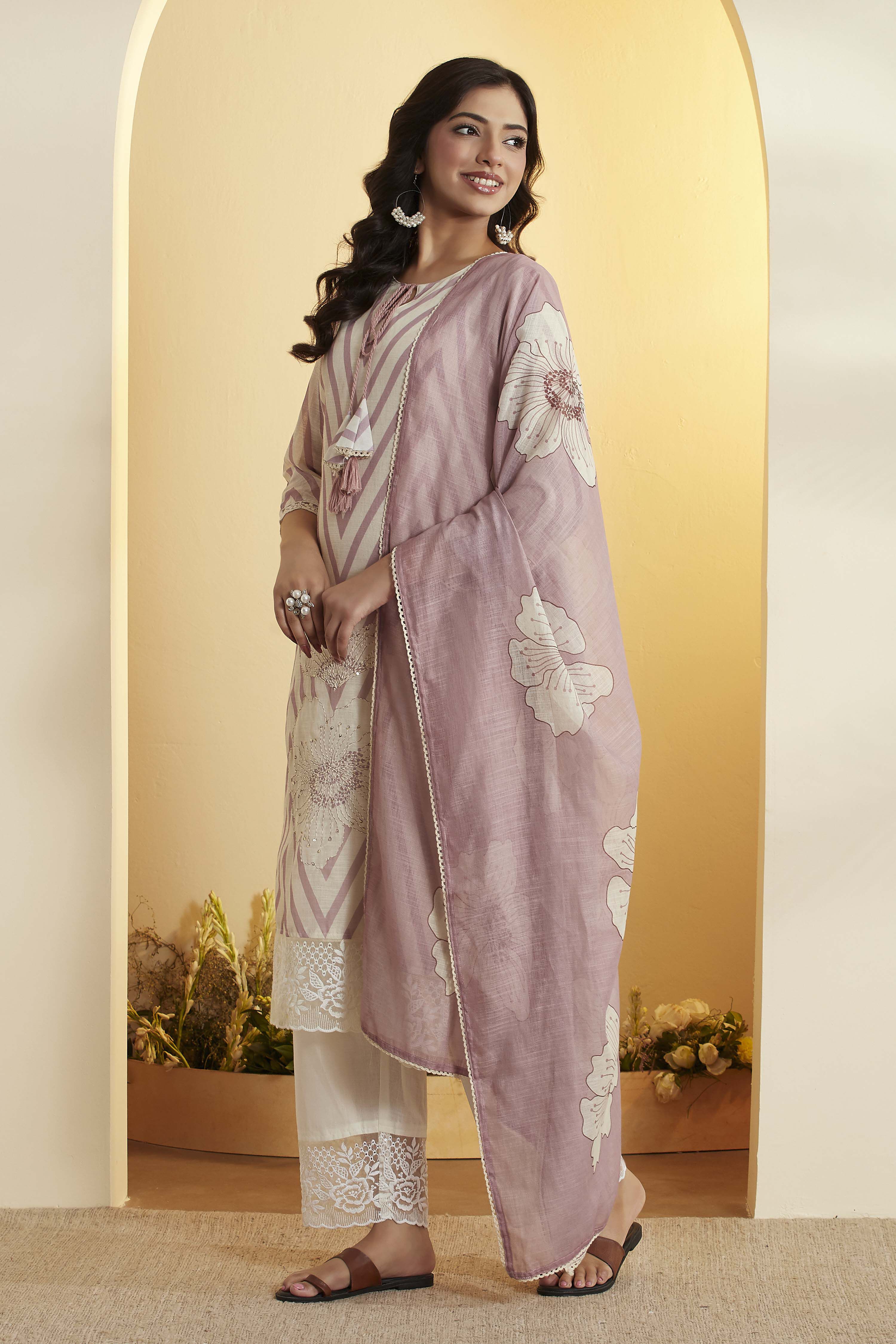 Black & White Printed Cotton Straight Kurta Set image number 3