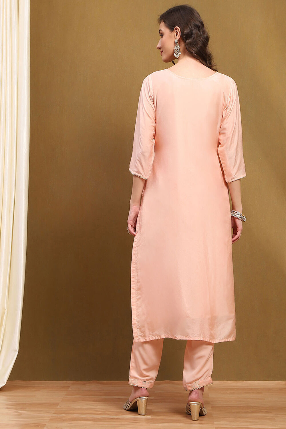 Pink Silk Blend Woven Floral Unstitched Suit Set image number 4