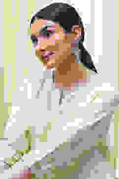 Green Alloy Drop & Danglers image number 3