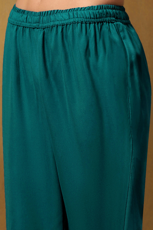 Off-White Embellished Festive Straight Suit Set image number 2