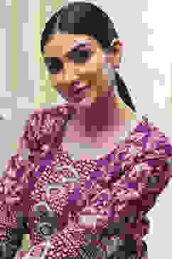 Pearl Brass Studs image number 3