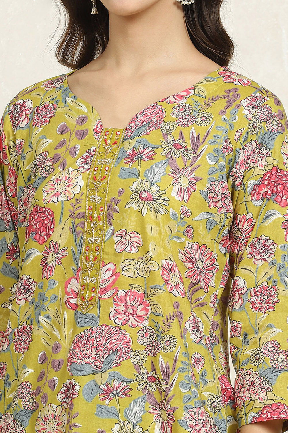 Green Cotton Floral Unstitched Suit Set image number 2