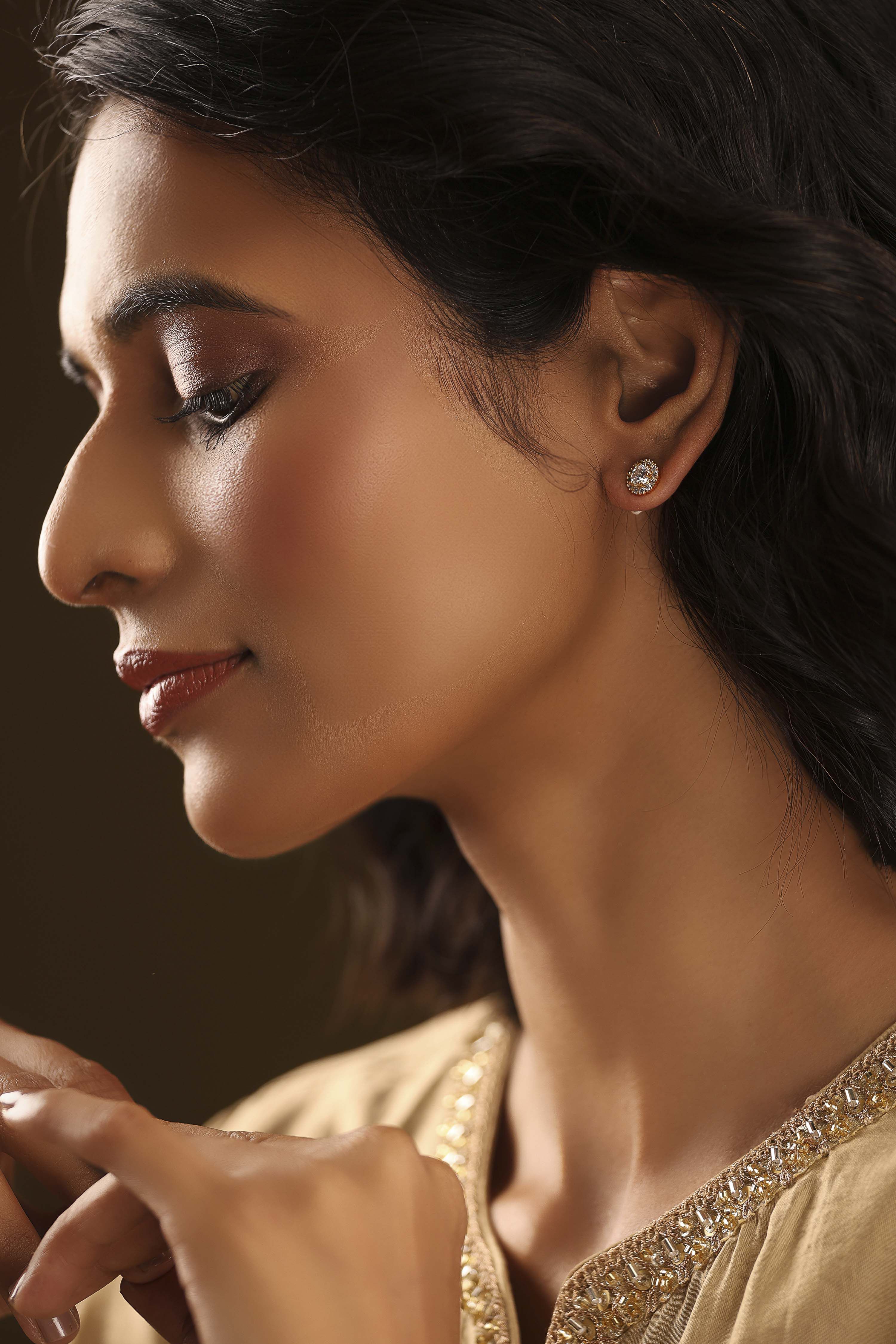 White Stone Earrings image number 3