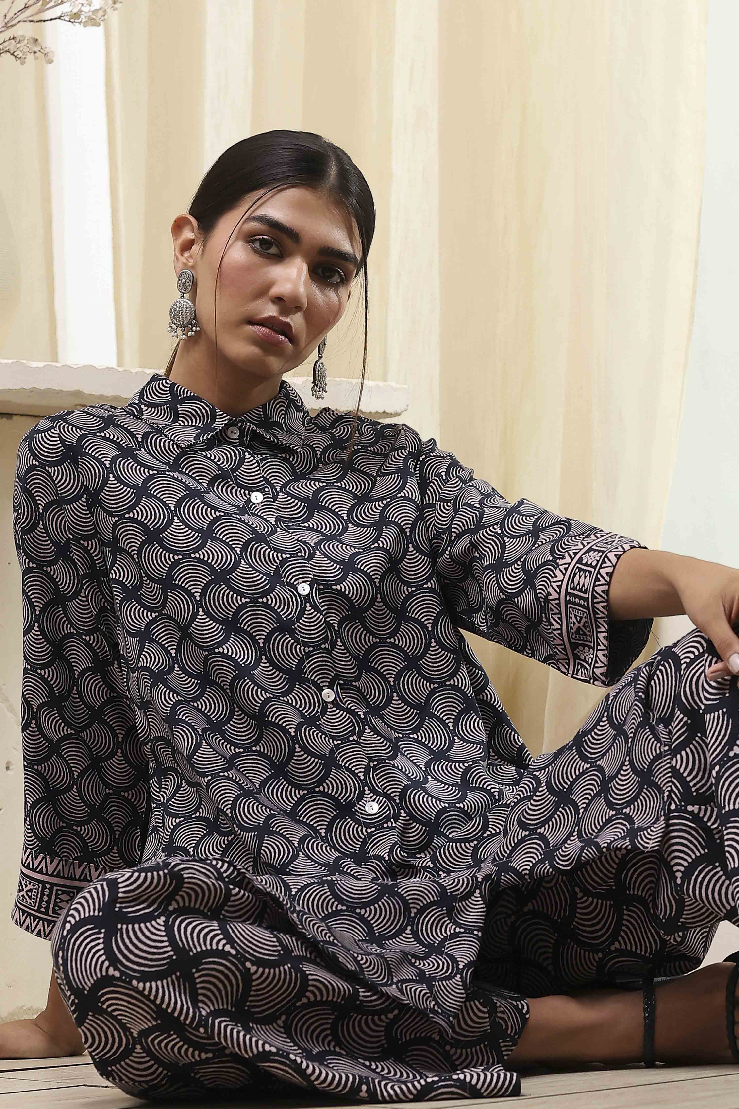 Black Printed Shirt-Style Straight Co-ord Set image number 0