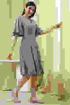 Green Solid A-Line Dress image number 3