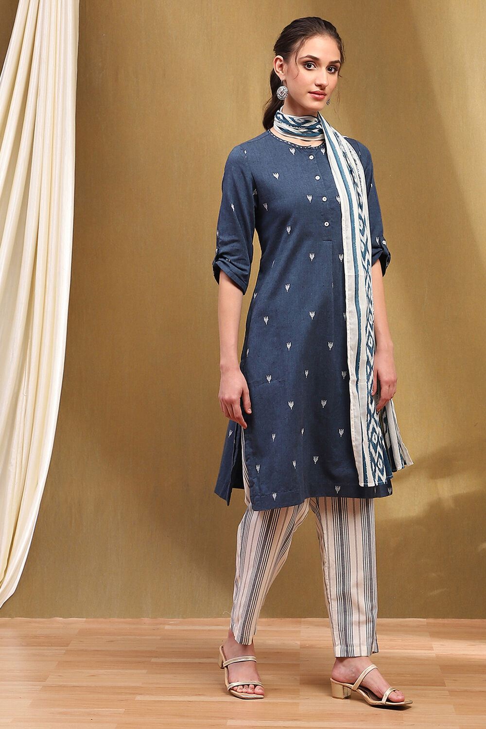Rust Cotton Straight Kurta Slim Pants Suit Set image number 5