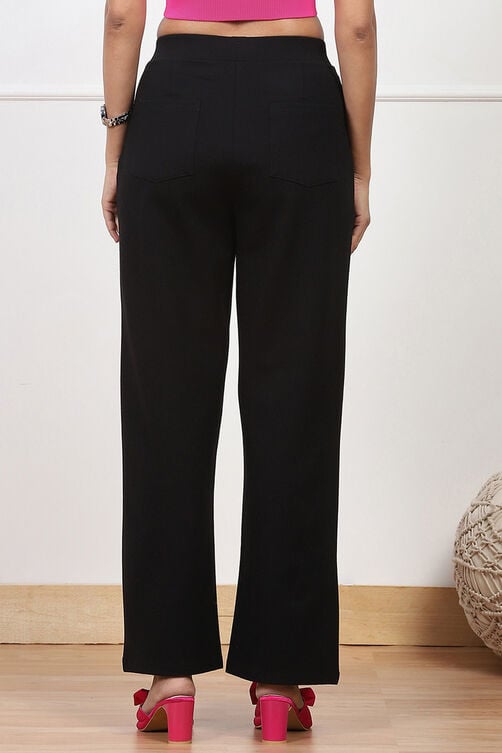 Black Solid Relaxed Fit Pants image number 5