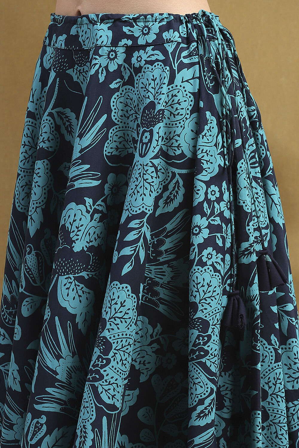 Blue Cotton Yard Dyed Straight Suit Set image number 2