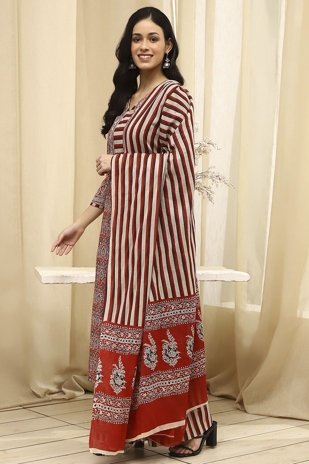Red Cotton Floral Printed Unstitched Suit Set image number 4