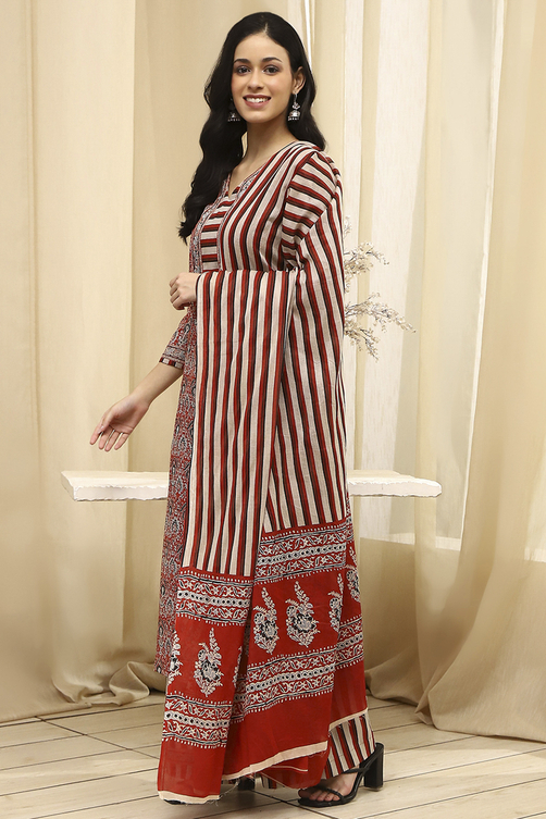 Green Cotton Floral Printed Unstitched Suit Set image number 4