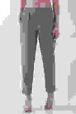 Green Cotton Solid Fitted Pants image number 4