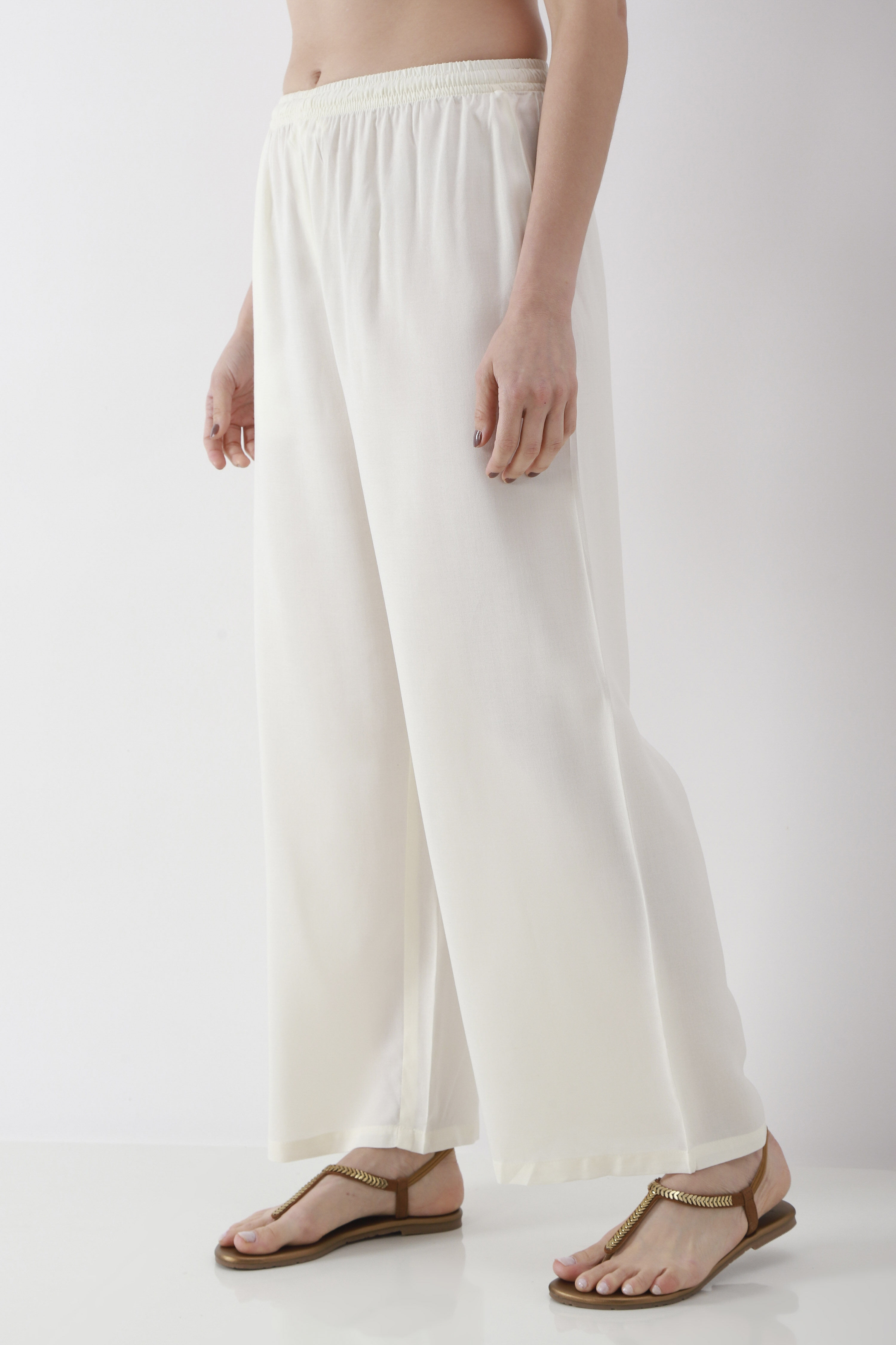 Off-White Solid Straight Palazzos image number 2