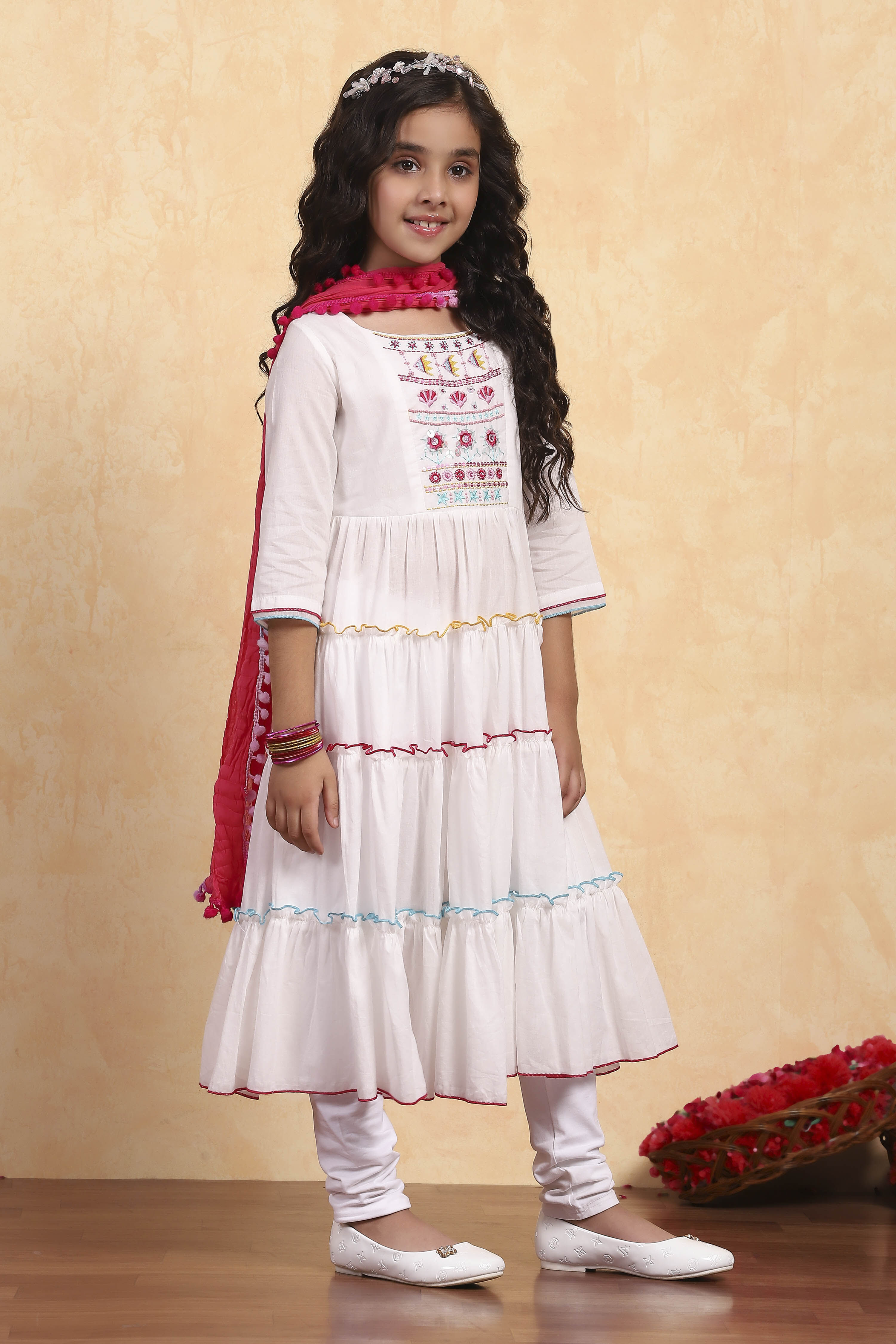 White Cotton Tiered Solid Suit Set image number 5