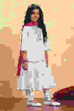 White Cotton Tiered Solid Suit Set image number 5