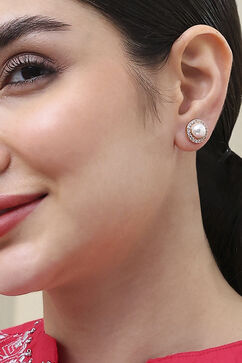 Pearl Brass Studs image number 1