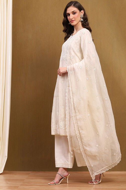 Powder Blue Silk Chanderi Embroidered Kalidar Suit Set image number 3