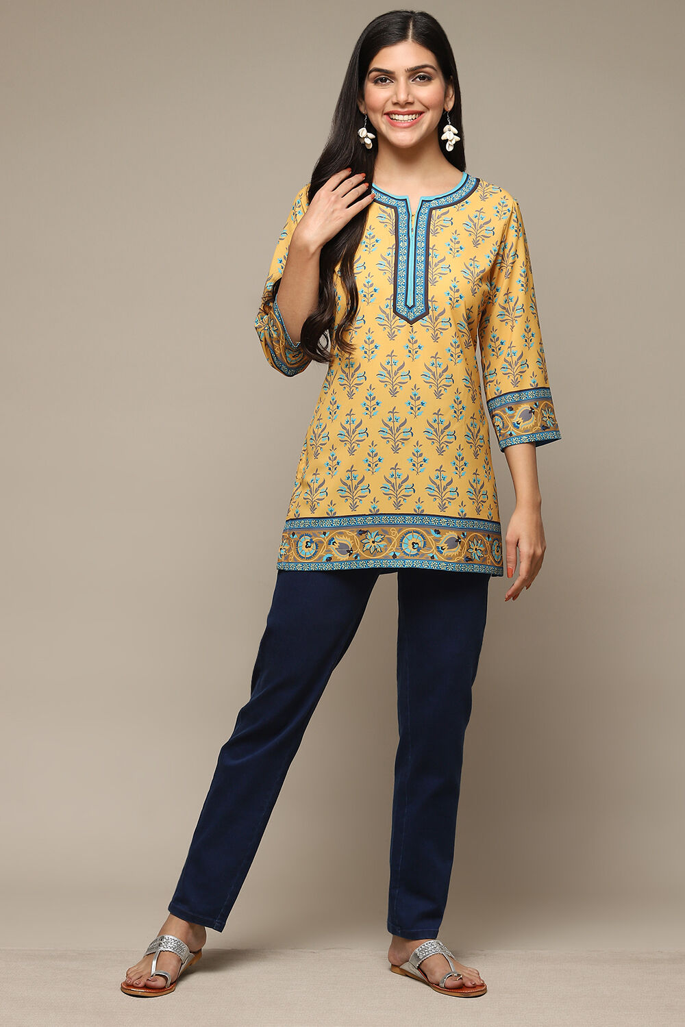 Indigo Cotton Blend Solid Jeggings image number 0