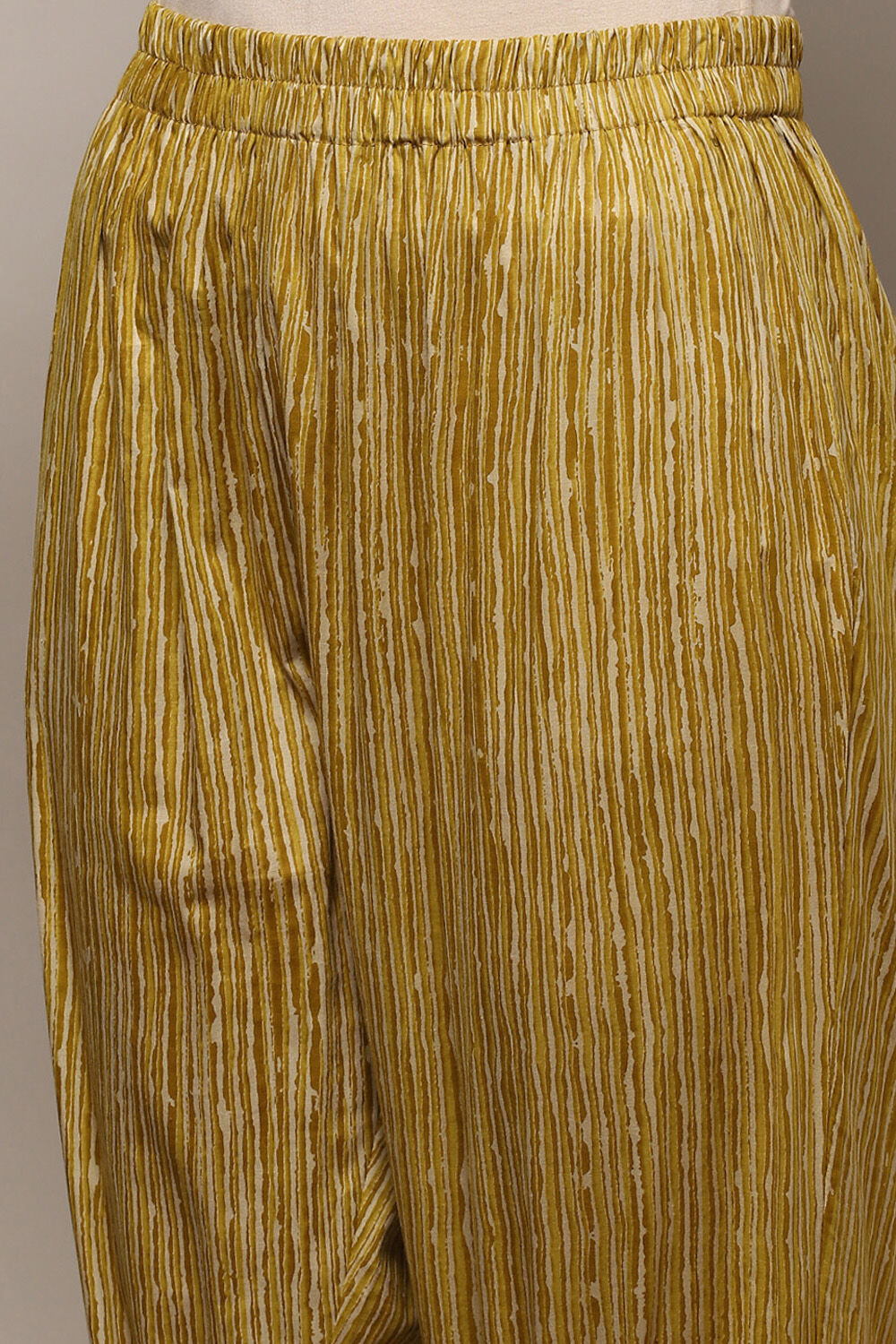 Green Cotton Screen Printed Unstitched Suit Set image number 3