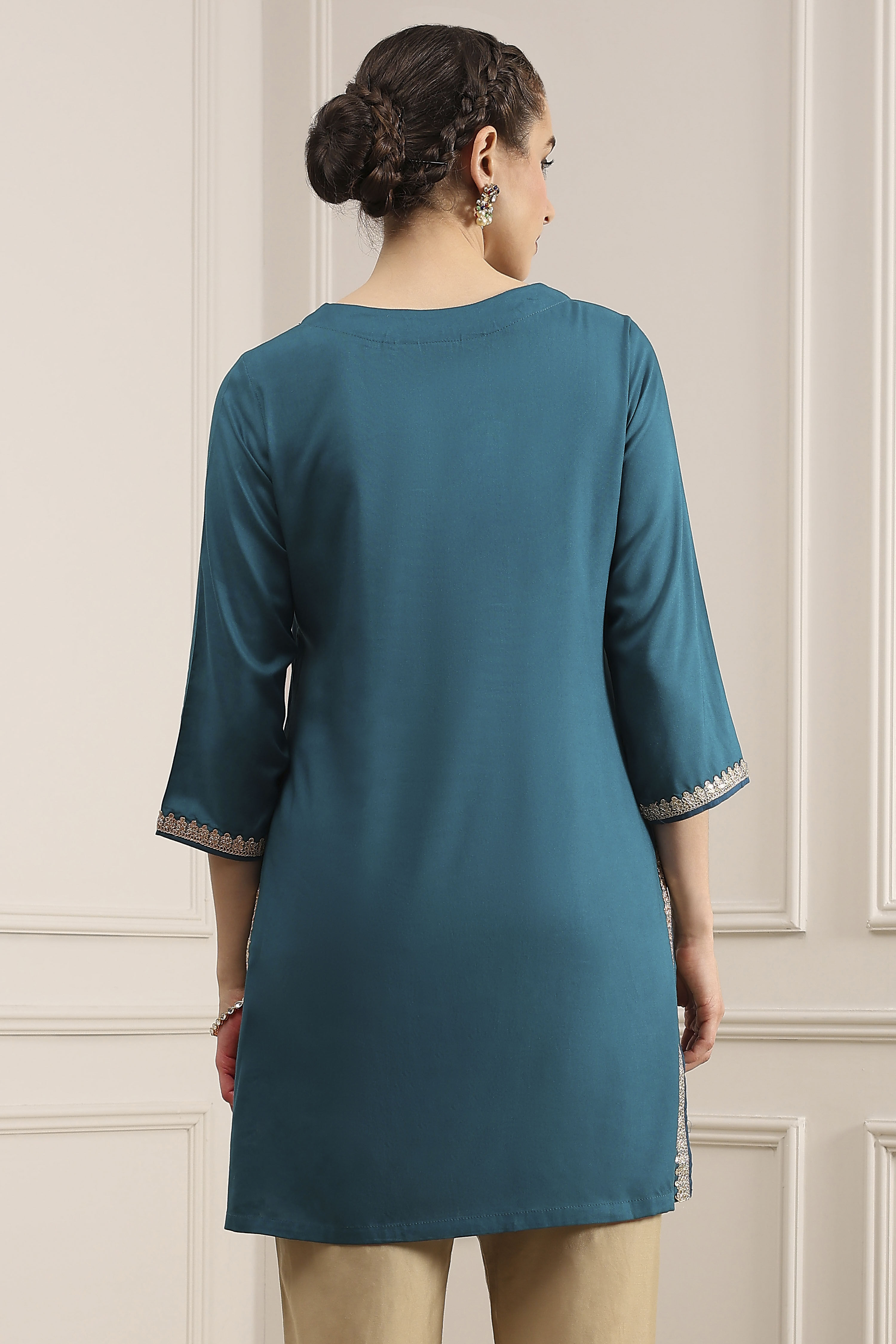 Blue Solid Straight Short Kurta image number 3